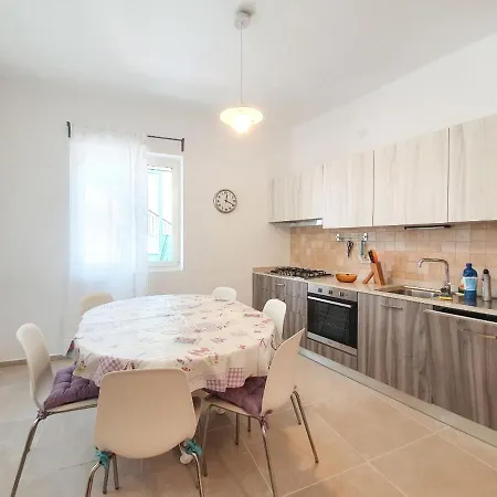 Diamond Apartment *